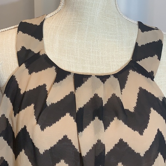 Like new! Zig Zag Tank Top by BCX - Picture 2 of 8